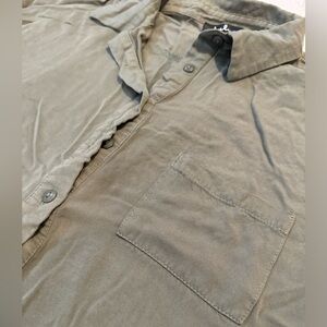 Lulu’s Button Up Top